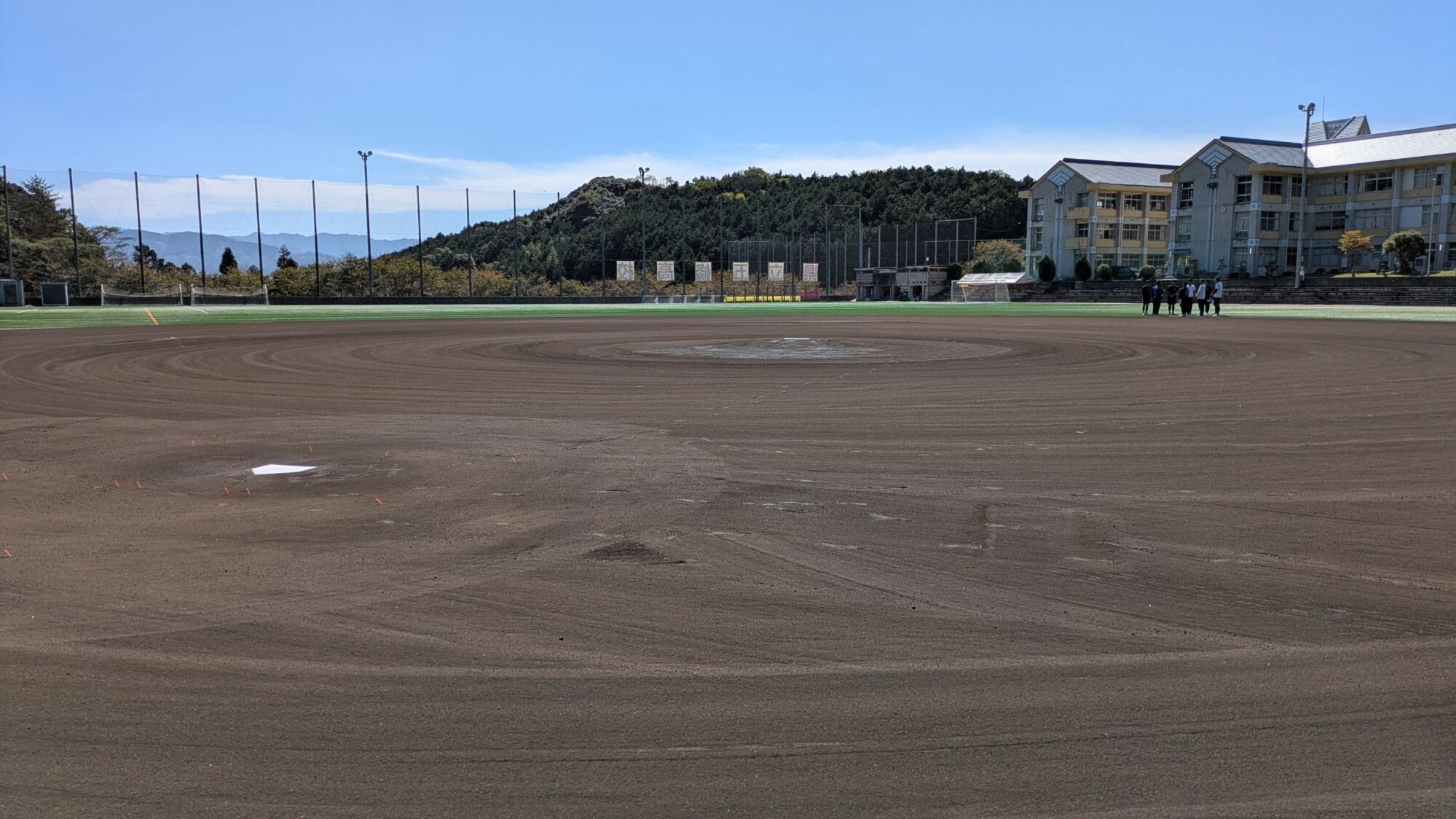 奈良県立五條高等学校　内野グラウンド整備画像