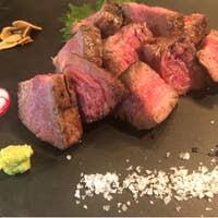 牛もも肉の炭火焼き