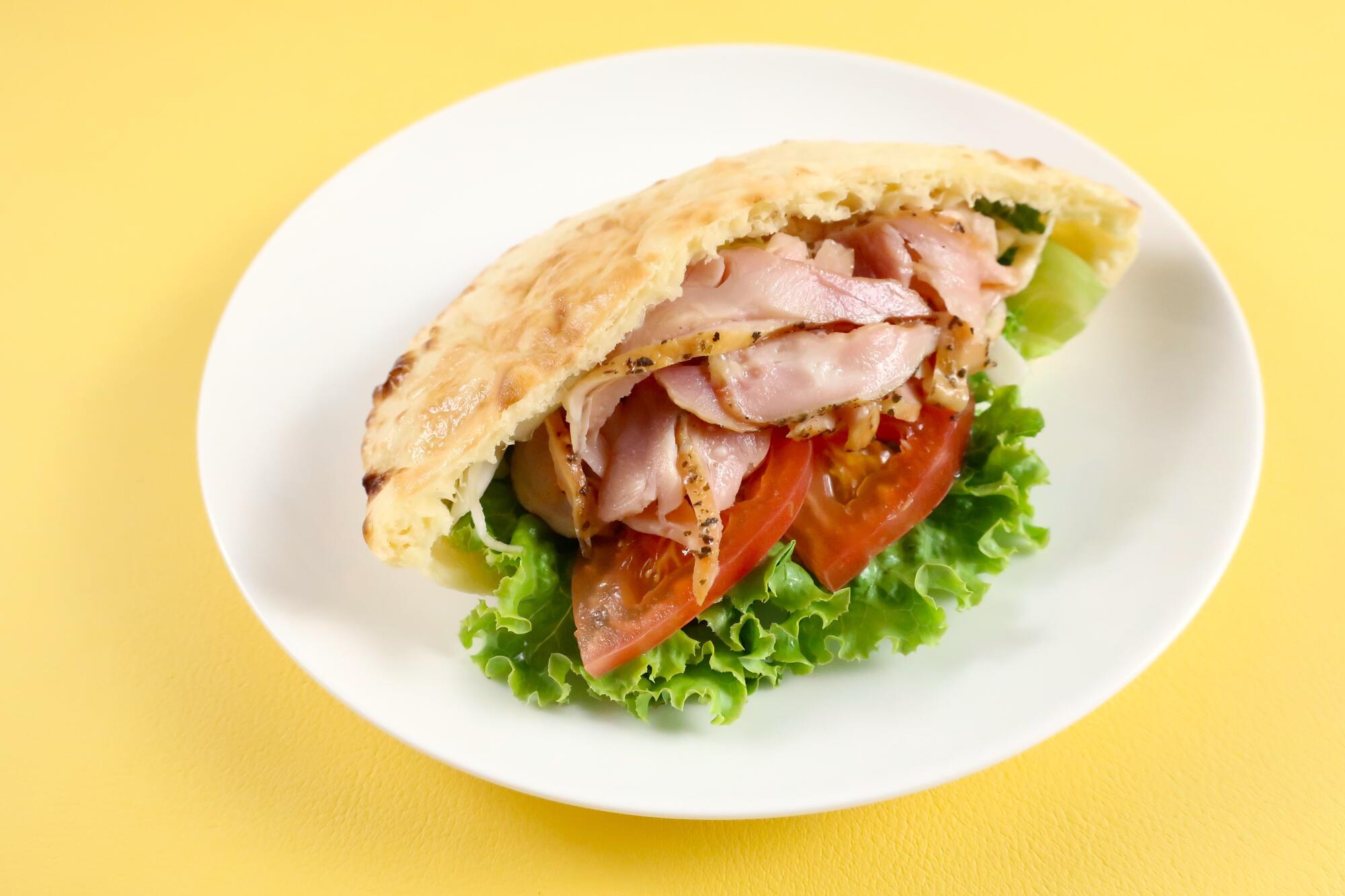ピタパンサンド(ローストチキンハーブ＆レモン)